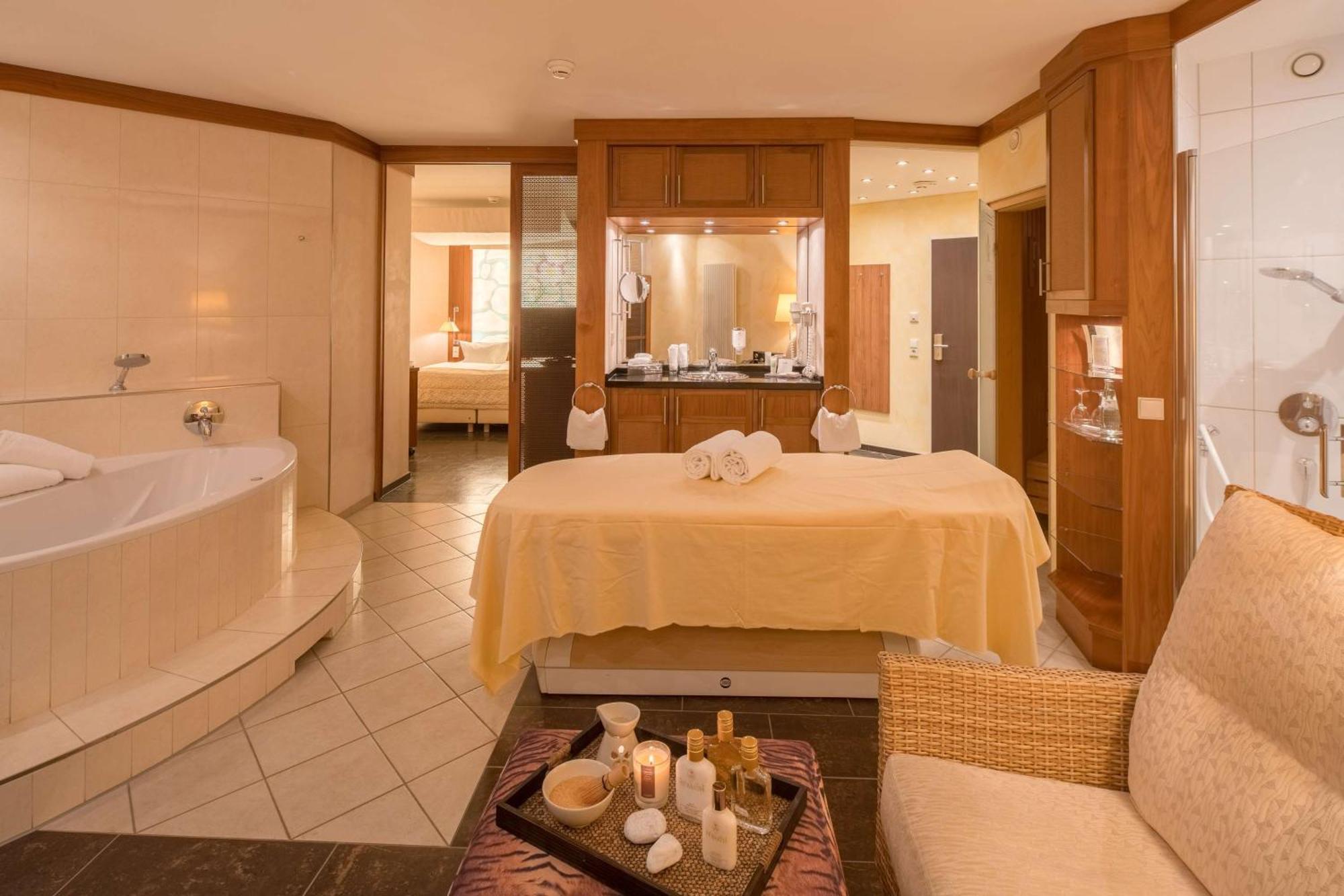 Best Western Premier Castanea Resort Hotel アーデンドルフ エクステリア 写真